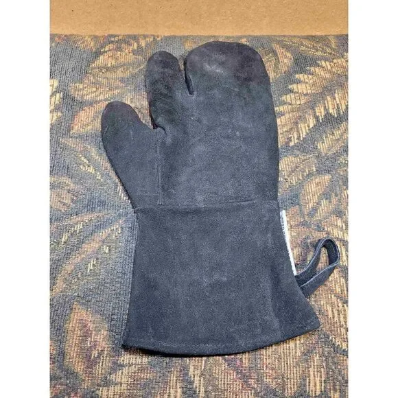 Pampered Chef BBQ Tool Set with Glove and Zippered Case
